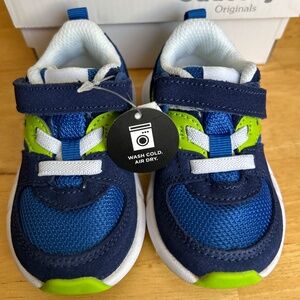 Saucony size 4